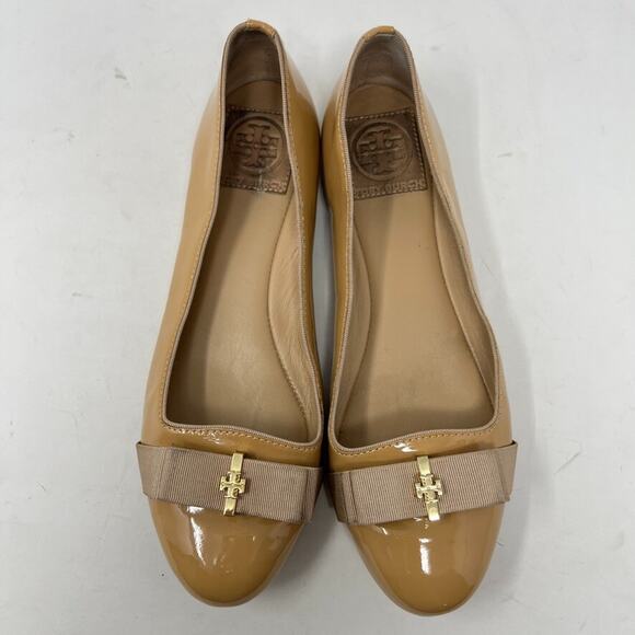 Tory Burch Trudy Flat Tan Patent Leather 7.5 Ballet Bow Logo Classic Neutral - Picture 1 of 16